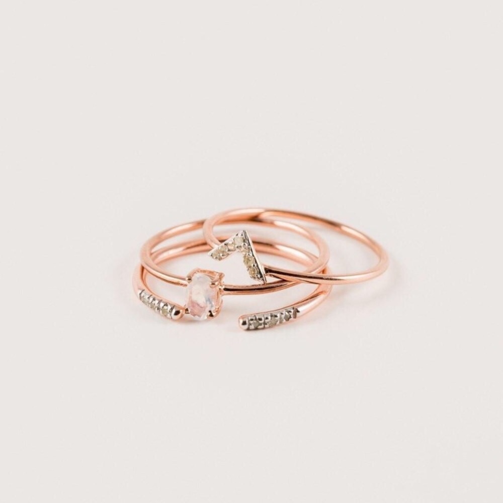 Local eclectic stackable rings